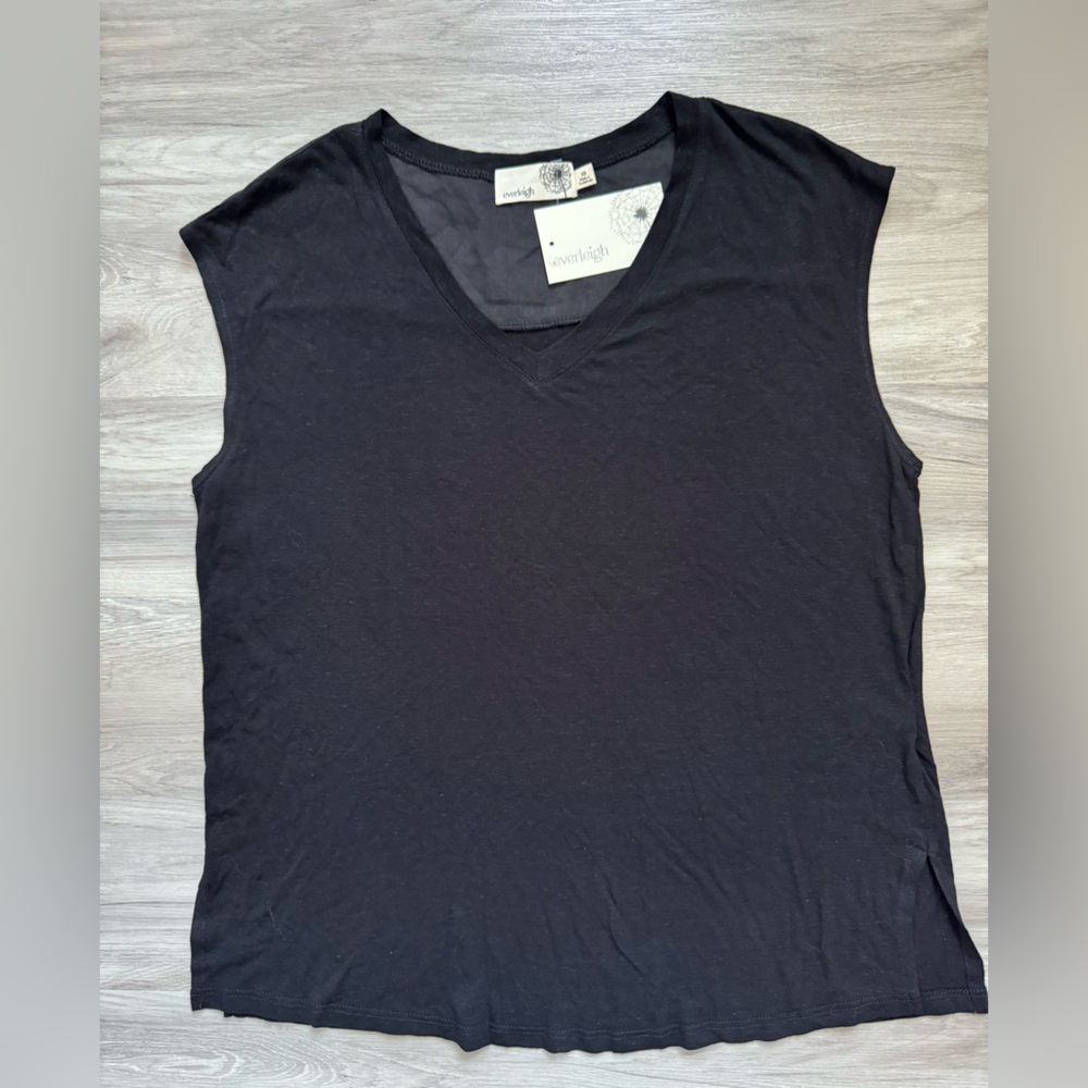 EVERLEIGH BLACK V NECK BLACK TOP NEW WITH TAG